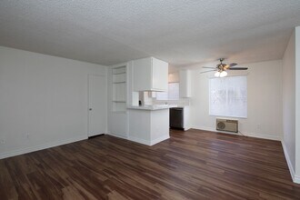 San Remo Court in Chula Vista, CA - Building Photo - Building Photo