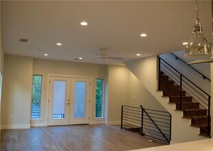 609 Elmwood Pl-Unit -B in Austin, TX - Building Photo - Building Photo