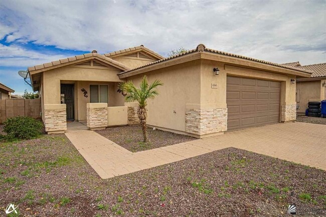 property at 6580 E 33rd Ln