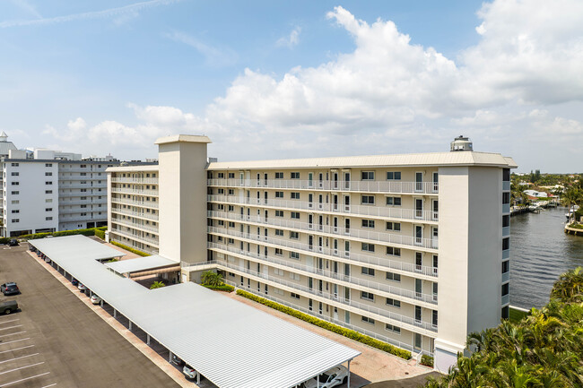 Penthouse Highlands in Highland Beach, FL - Foto de edificio - Building Photo