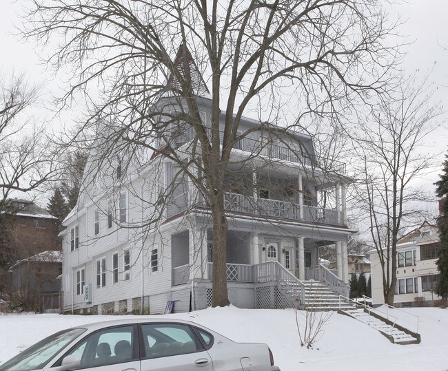 630 Clay Ave in Scranton, PA - Foto de edificio - Building Photo