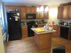 184 St Paul St-Unit -18431 in Brookline, MA - Building Photo - Building Photo