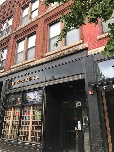 118 N Walnut St in Champaign, IL - Foto de edificio
