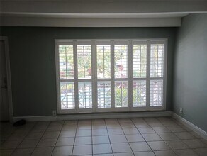 2124 NE 5th Ave, Unit 209 in Wilton Manors, FL - Building Photo - Building Photo