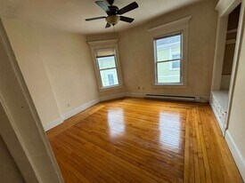 17 Edson St, Unit 20R in Lowell, MA - Building Photo