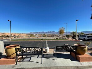 555 Highland Dr, Unit 121 in Mesquite, NV - Foto de edificio - Building Photo