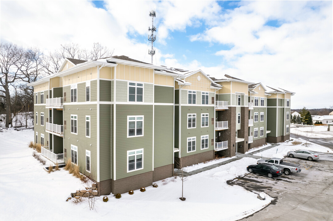 Tower Ridge Apartments in Oconomowoc, WI - Building Photo