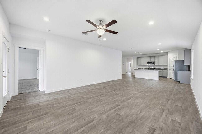 31627 Featherstone Trl