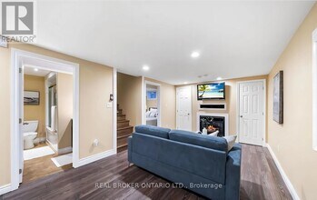 10 Annamaria Dr in Georgina, ON - Building Photo - Building Photo