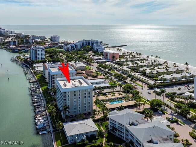 property at 2750 Gulf Shore Blvd N