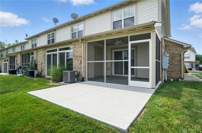 9352 Captiva Bay Dr in Miamisburg, OH - Building Photo - Building Photo