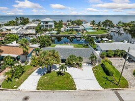 3596 Beach Dr SE in St. Petersburg, FL - Building Photo