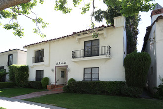 9940 Robbins Dr in Beverly Hills, CA - Building Photo - Building Photo