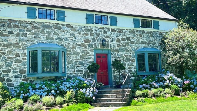 property at 8 Holly Ln