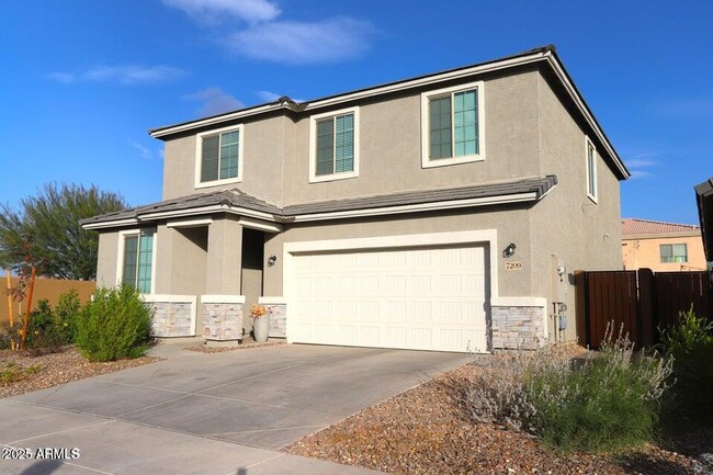 7209 S 13th Pl in Phoenix, AZ - Foto de edificio - Building Photo