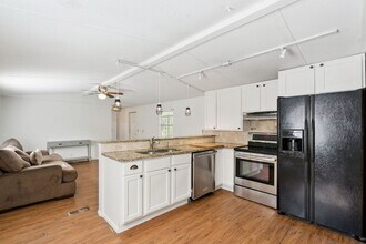 12516 Cemetery Rd in Winter Garden, FL - Foto de edificio - Building Photo