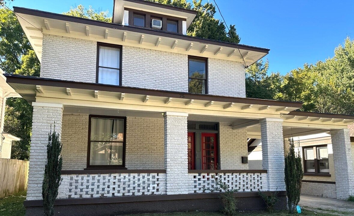 75 N Evergreen St in Memphis, TN - Building Photo