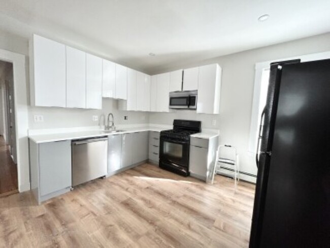 24 Willis St, Unit 2