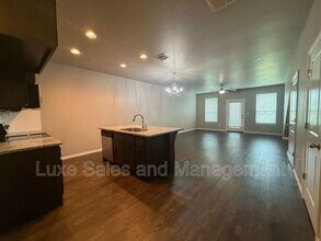 757 SW 14th St in Moore, OK - Building Photo - Building Photo