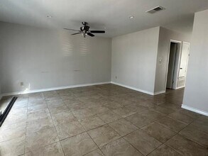 101 W Del Mar Blvd in Laredo, TX - Building Photo - Building Photo