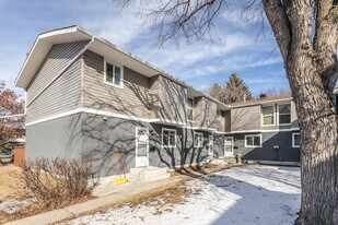 Sundance Village in Edmonton, AB - Building Photo