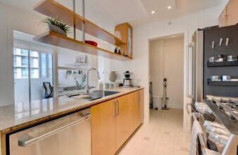 1408 Strathmore Mews in Vancouver, BC - Building Photo - Building Photo