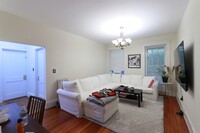 35 Westbourne Ter, Unit 2 in Brookline, MA - Building Photo - Building Photo