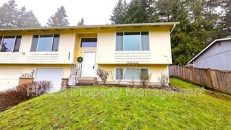 8995 Hoot Ridge Ln NW in Silverdale, WA - Building Photo