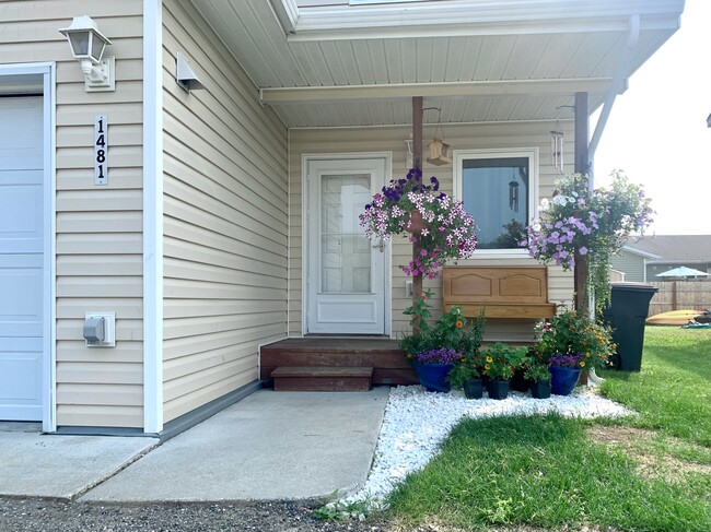 property at 1481 Joyce Dr
