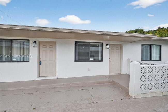 4727 NW 4th St in Miami, FL - Building Photo - Building Photo