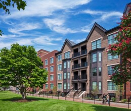 Residences at Topiary Park in Columbus, OH - Building Photo - Building Photo