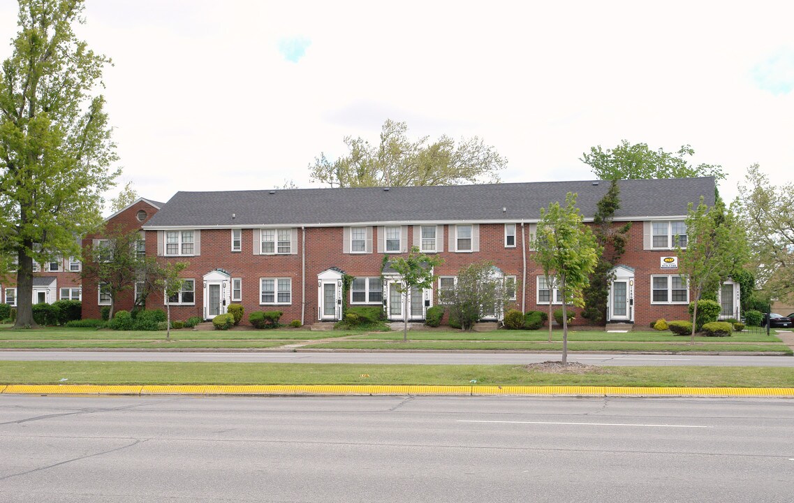 Sheridan Manor Apartments in Tonawanda, NY - Foto de edificio
