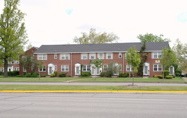 Sheridan Manor Apartments