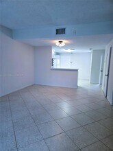 1210 Sorrento Dr in Weston, FL - Foto de edificio - Building Photo