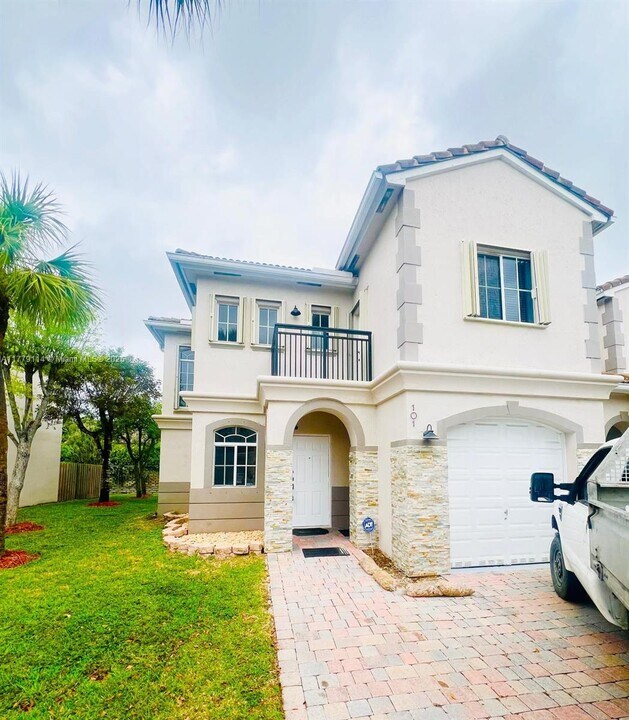 8311 SW 124th Ave. in Miami, FL - Building Photo