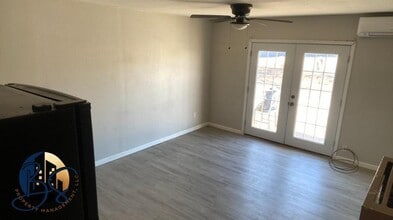 1104 W Broadway St in Webb City, MO - Building Photo - Building Photo