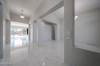 6327 E Dixileta Dr in Cave Creek, AZ - Building Photo - Building Photo