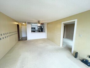 5090 Likini St in Honolulu, HI - Building Photo - Building Photo