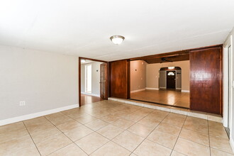 201 Fairview Ave in Ft. Myers, FL - Building Photo - Building Photo