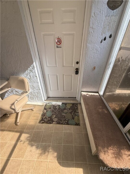 853 SE Mayo Dr in Crystal River, FL - Building Photo