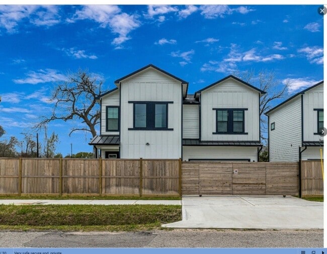 property at 2720 Spence St