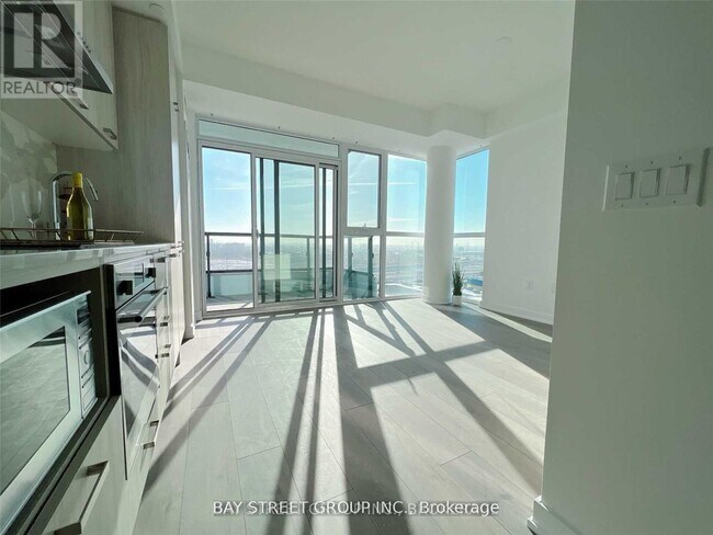 10 Honeycrisp Cres in Vaughan, ON - Building Photo - Building Photo