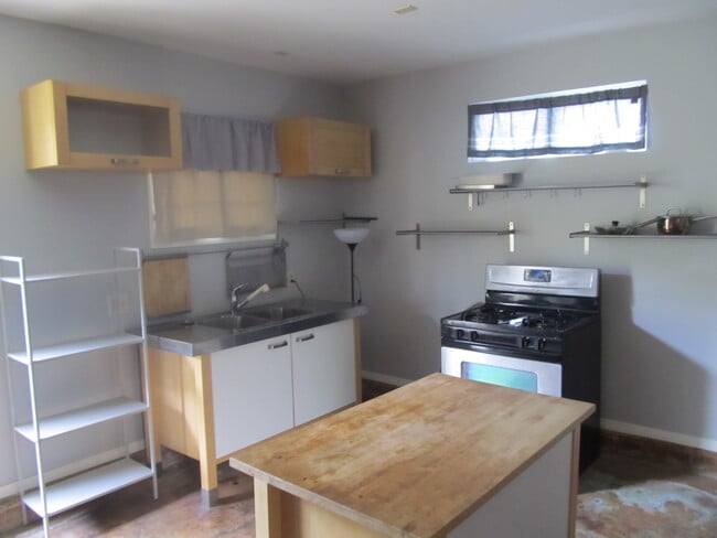 317 N Cleveland St in Orange, CA - Building Photo - Building Photo