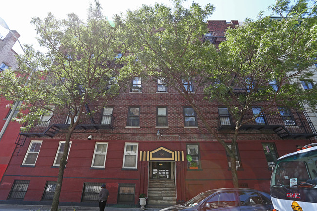 502 W 152nd St in New York, NY - Building Photo - Building Photo