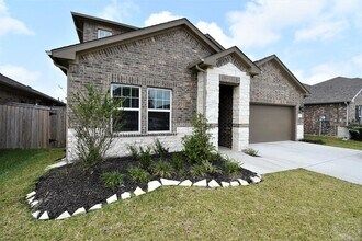 10012 Deussen Ln in Texas City, TX - Building Photo - Building Photo