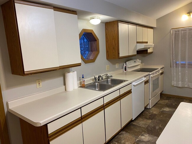 property at 2119-2121-2121 Marathon St
