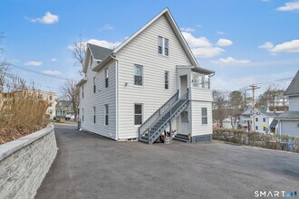 10-12-12 Perry Hill Rd in Shelton, CT - Building Photo - Building Photo