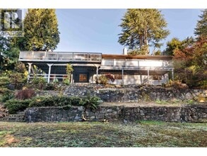 3062 Spencer Dr in West Vancouver, BC - Building Photo - Building Photo