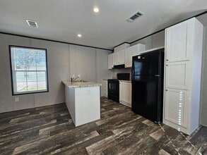 1050 Myakka Dr in North Fort Myers, FL - Building Photo - Building Photo