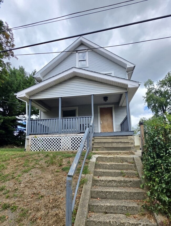property at 1411 Laiblin Pl NE